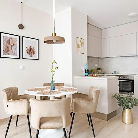 Parkwest Azure - By Park Lägenhet Budapest