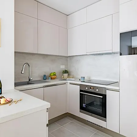 Parkwest Azure - By Park Apartman *