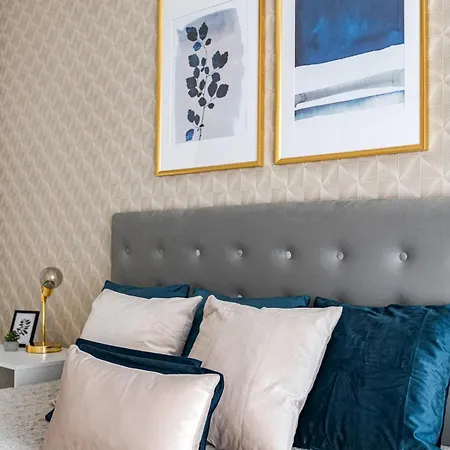 Parkwest Azure - By Park Lägenhet Budapest